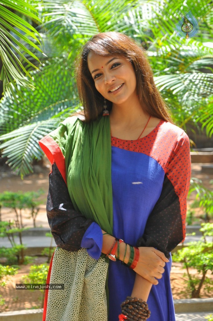 Manchu Lakshmi Prasanna New Photos - 26 / 45 photos