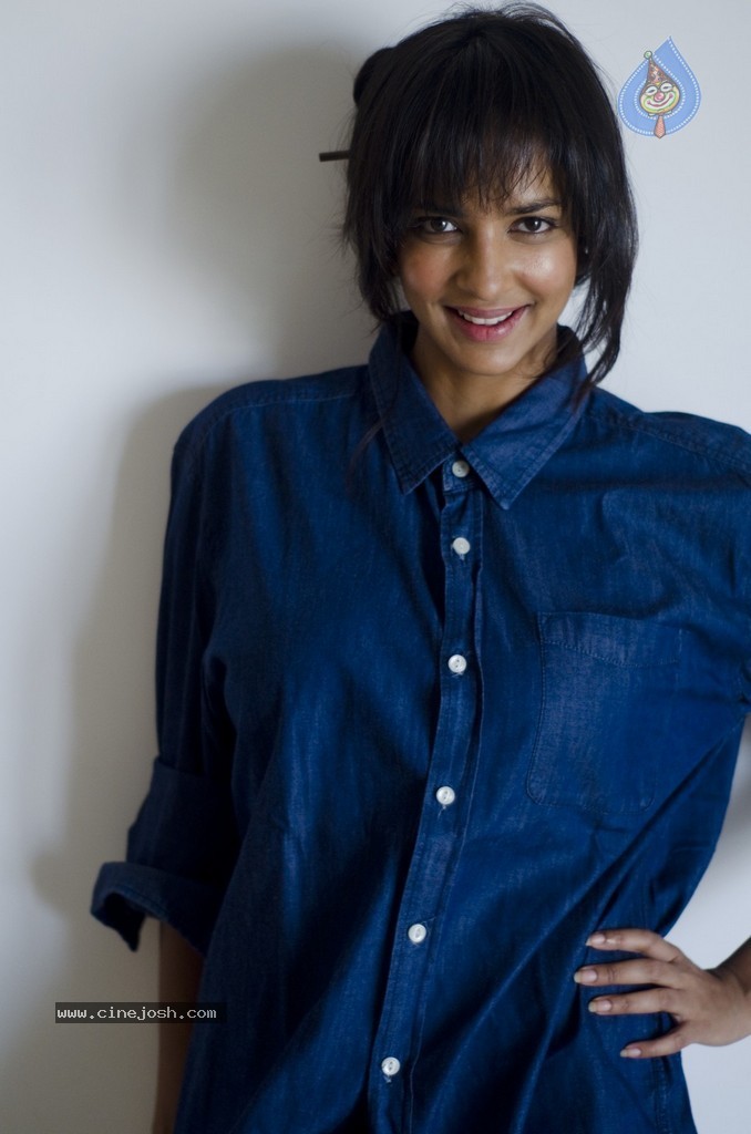 Manchu Lakshmi Prasanna Photos - 12 / 71 photos