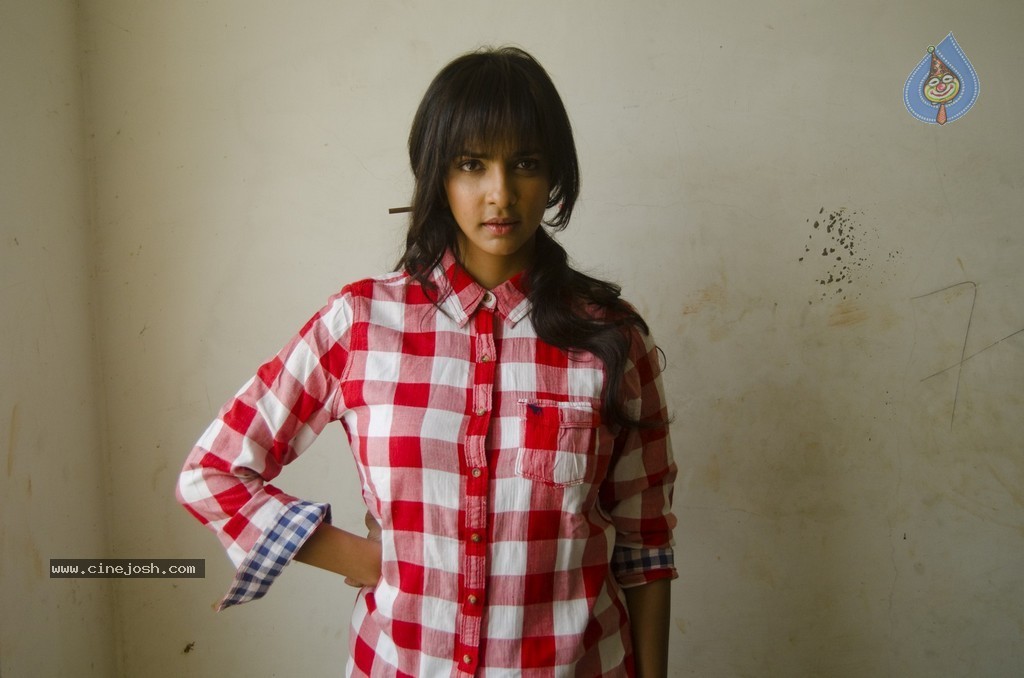 Manchu Lakshmi Prasanna Photos - 14 / 71 photos