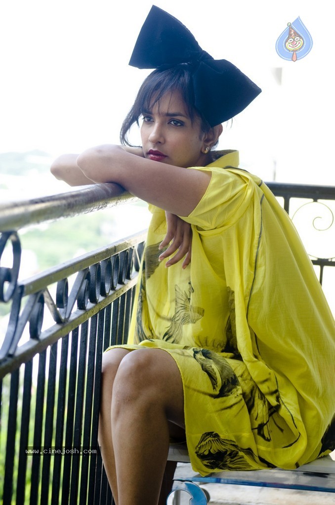 Manchu Lakshmi Prasanna Photos - 23 / 71 photos