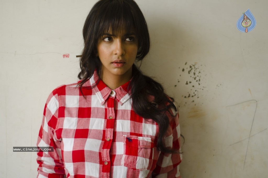 Manchu Lakshmi Prasanna Photos - 27 / 71 photos