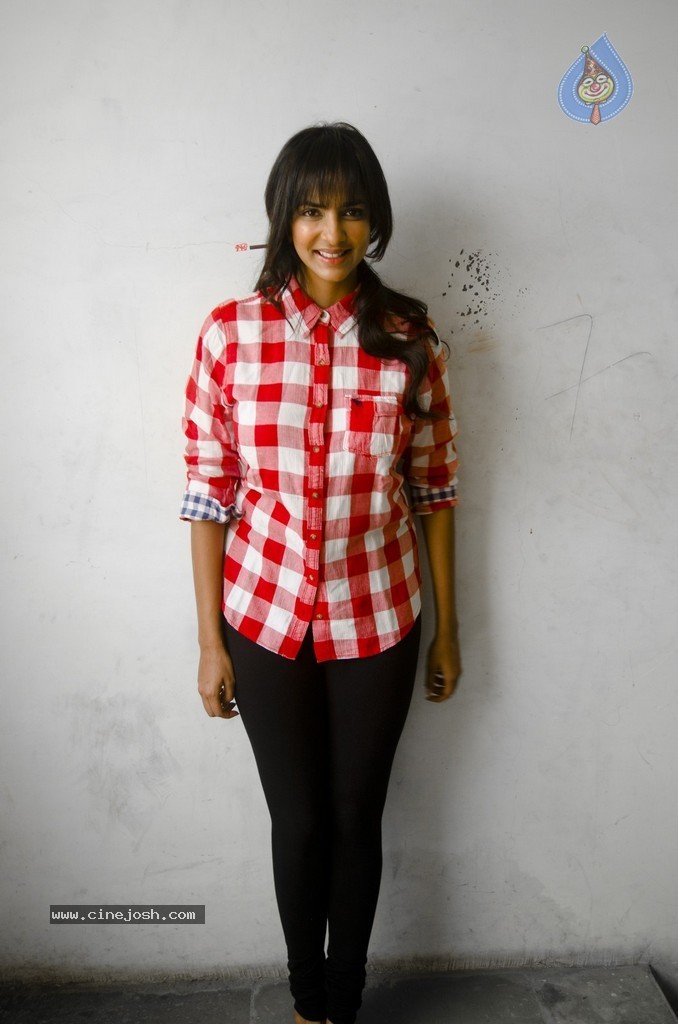 Manchu Lakshmi Prasanna Photos - 45 / 71 photos