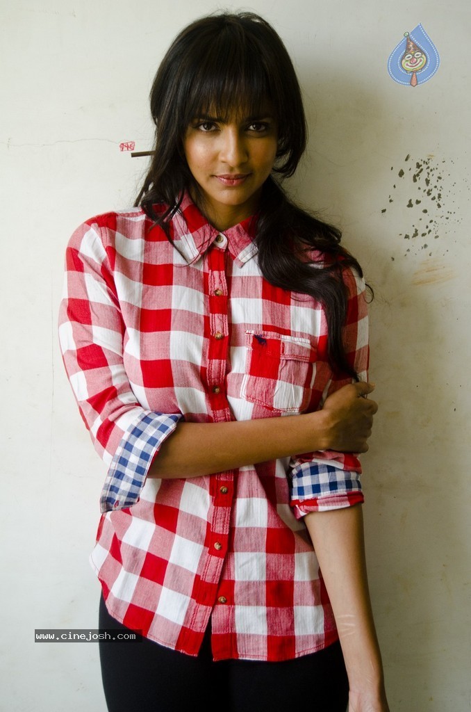 Manchu Lakshmi Prasanna Photos - 57 / 71 photos