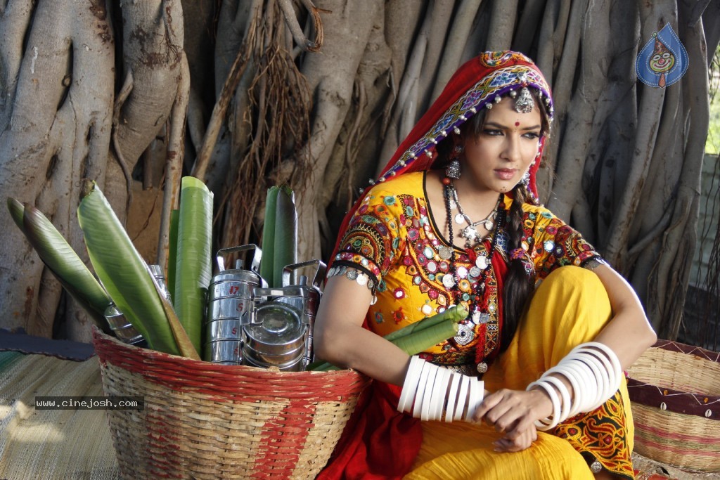 Manchu Lakshmi Prasanna Photos - 7 / 100 photos