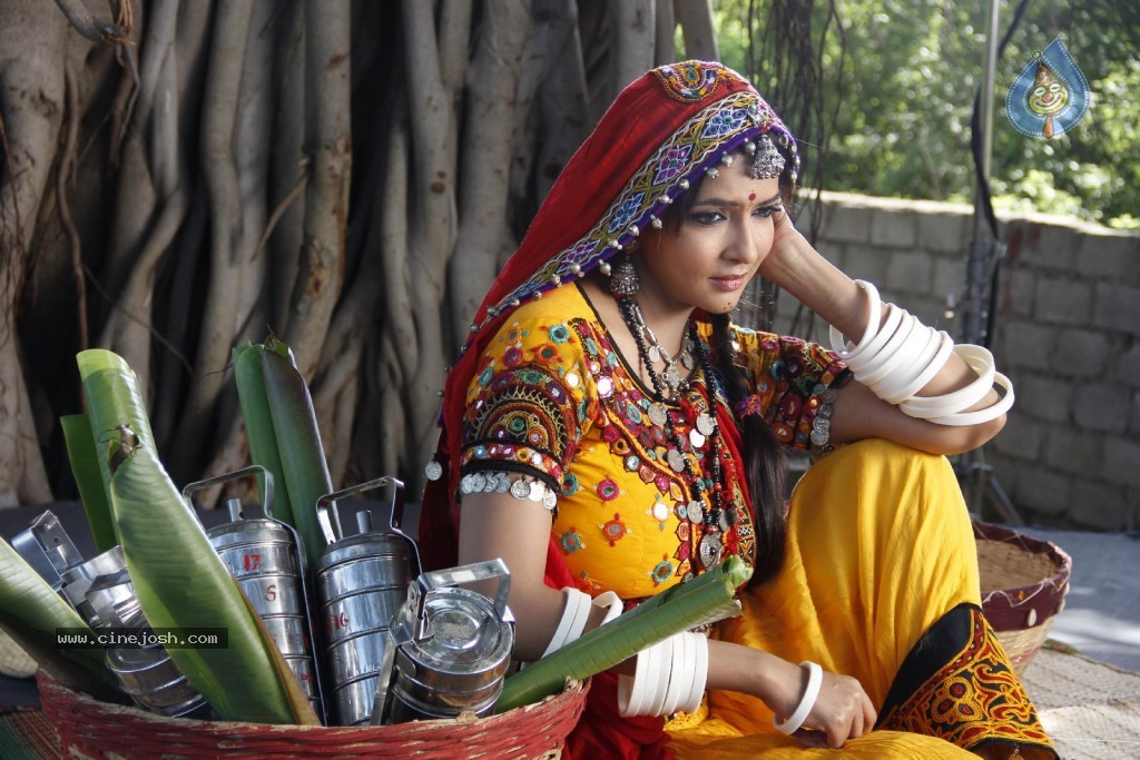 Manchu Lakshmi Prasanna Photos - 49 / 100 photos