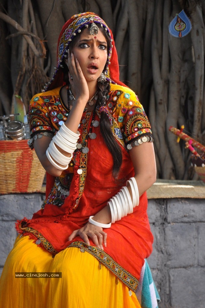 Manchu Lakshmi Prasanna Photos - 56 / 100 photos