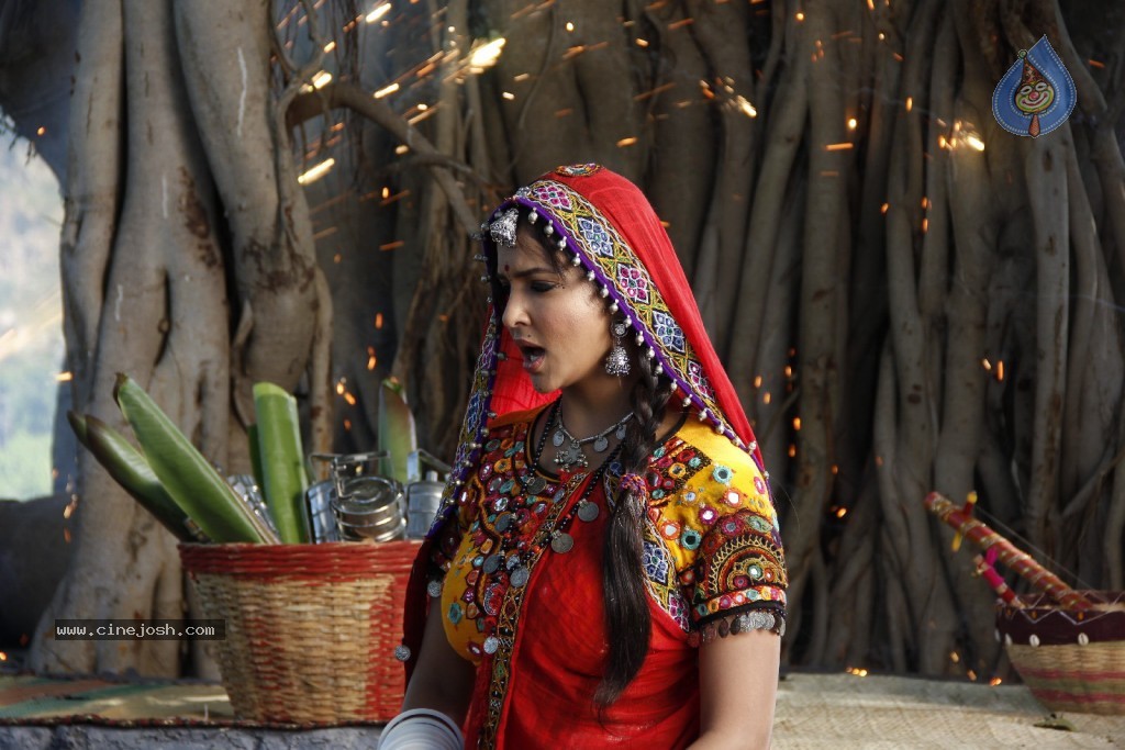 Manchu Lakshmi Prasanna Photos - 63 / 100 photos