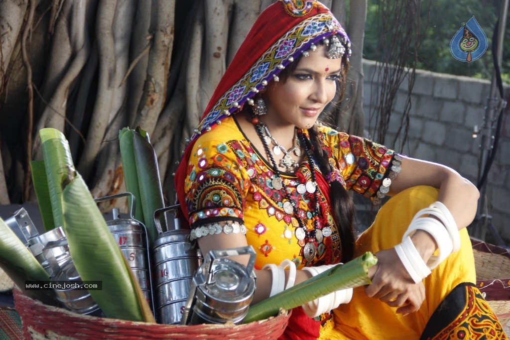 Manchu Lakshmi Prasanna Photos - 73 / 100 photos