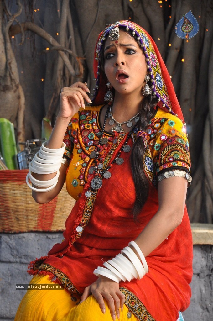 Manchu Lakshmi Prasanna Photos - 91 / 100 photos