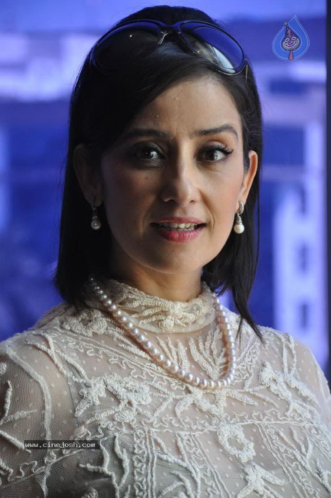 Manisha Koirala Latest Stills - 32 / 76 photos