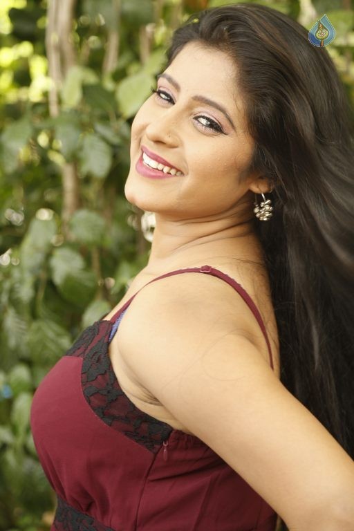 Manisha Photos - 19 / 41 photos