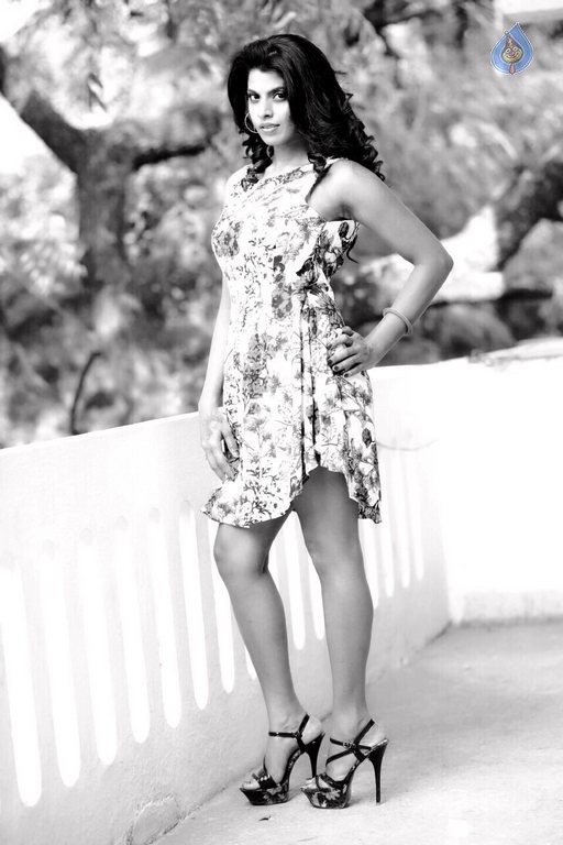 Manisha Pillai Latest Photos - 21 / 52 photos