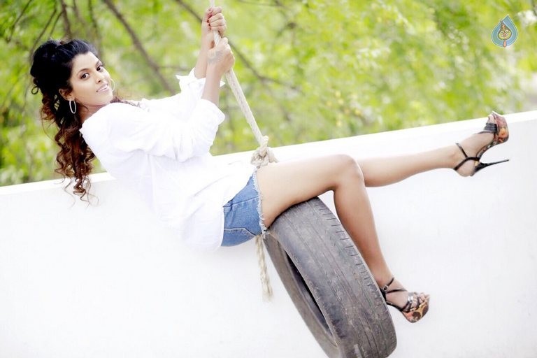 Manisha Pillai Latest Photos - 23 / 52 photos