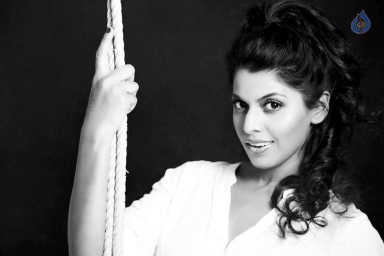 Manisha Pillai Latest Photos - 28 / 52 photos