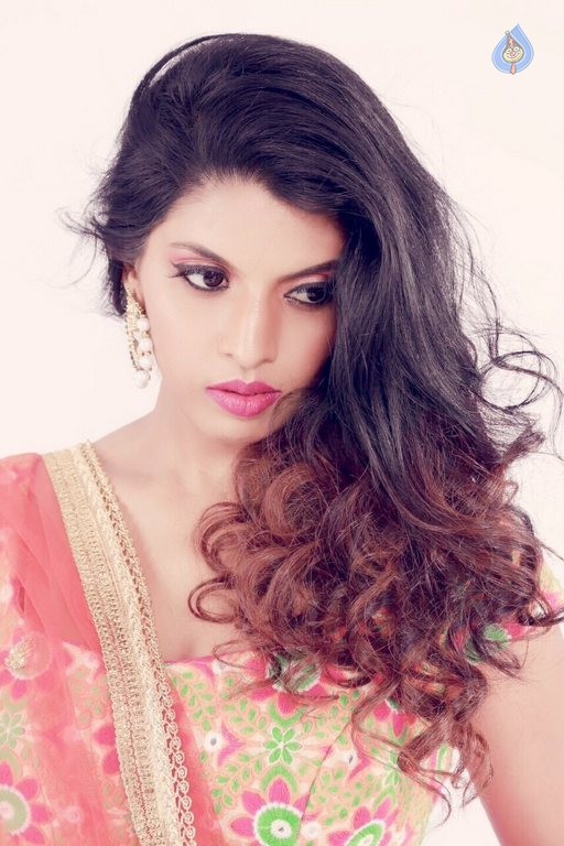 Manisha Pillai Latest Photos - 34 / 52 photos