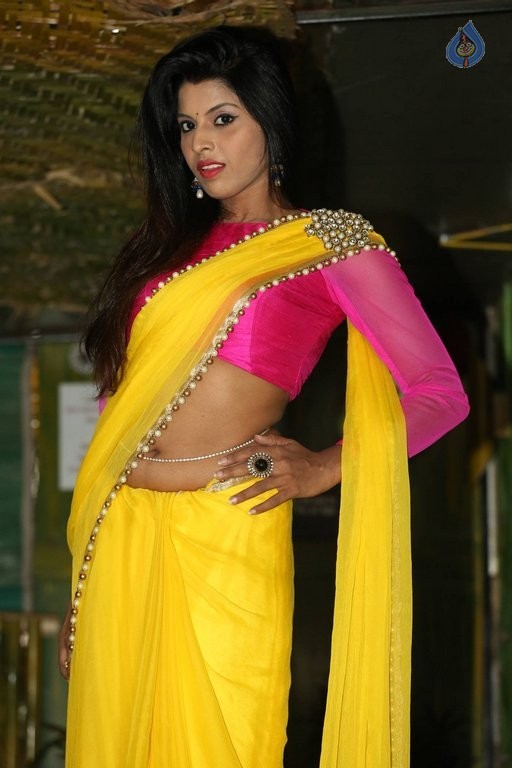 Manisha Pillai New Pics - 41 / 50 photos