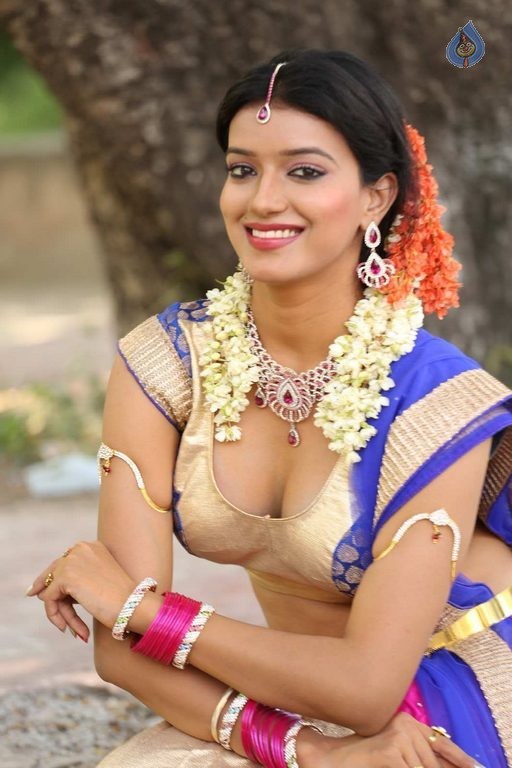 Manisha Singh Photos - 21 / 59 photos