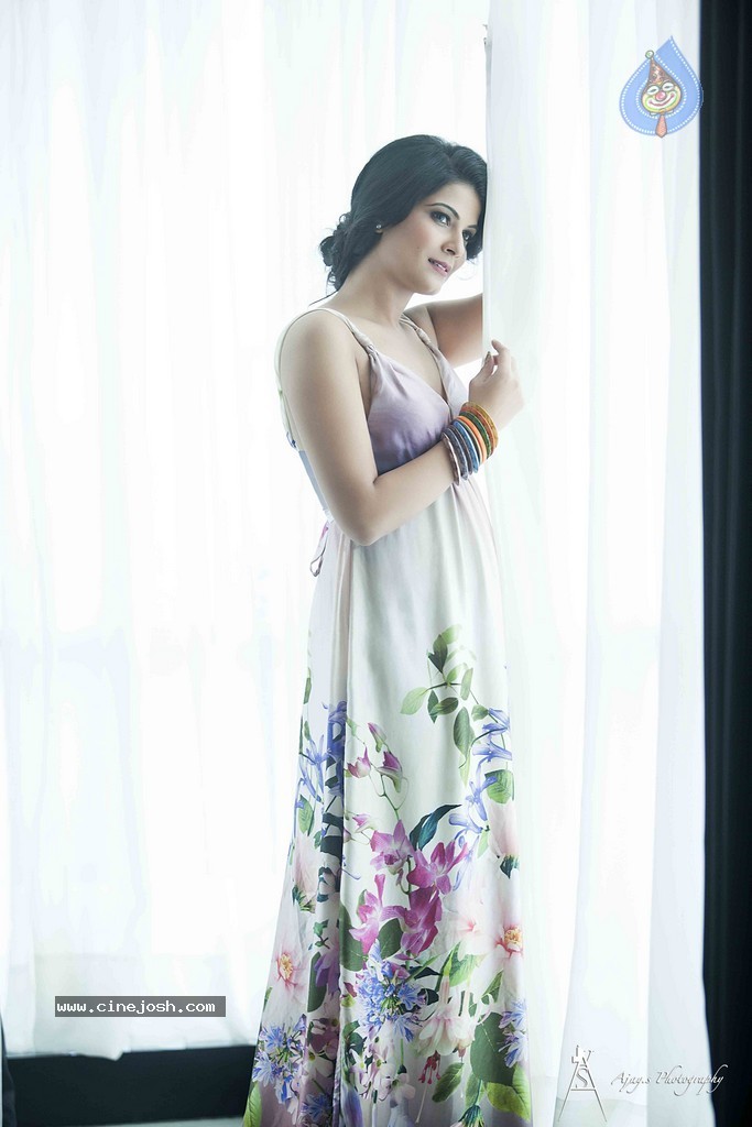 Manishaa Shree Stills - 9 / 37 photos