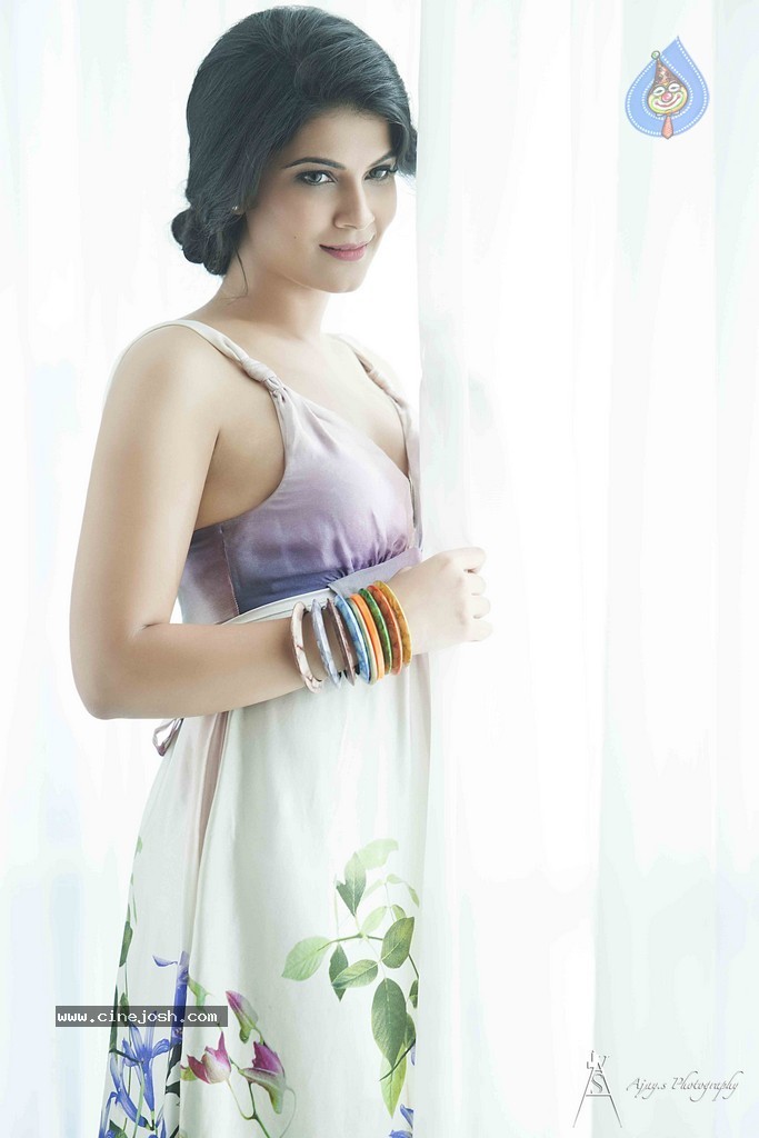 Manishaa Shree Stills - 13 / 37 photos