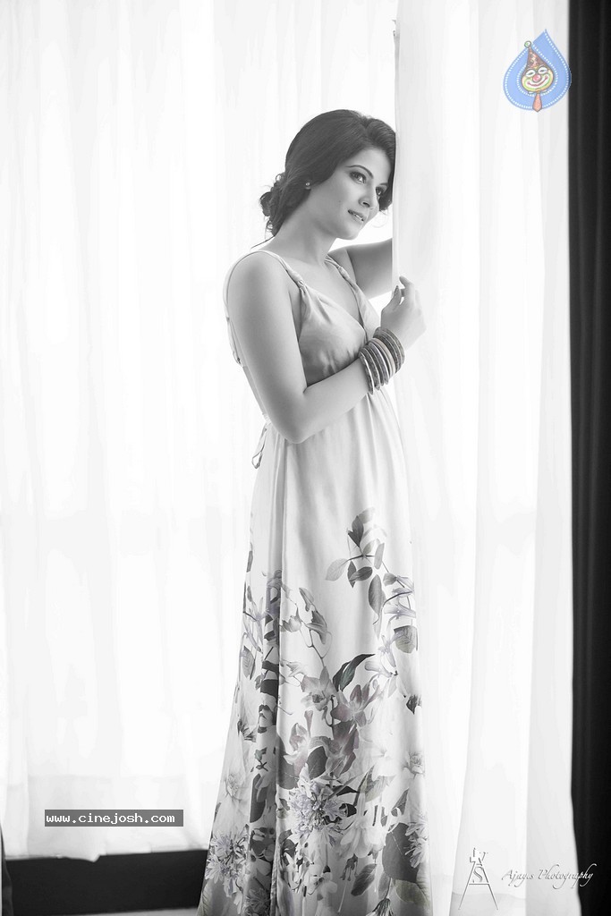 Manishaa Shree Stills - 35 / 37 photos