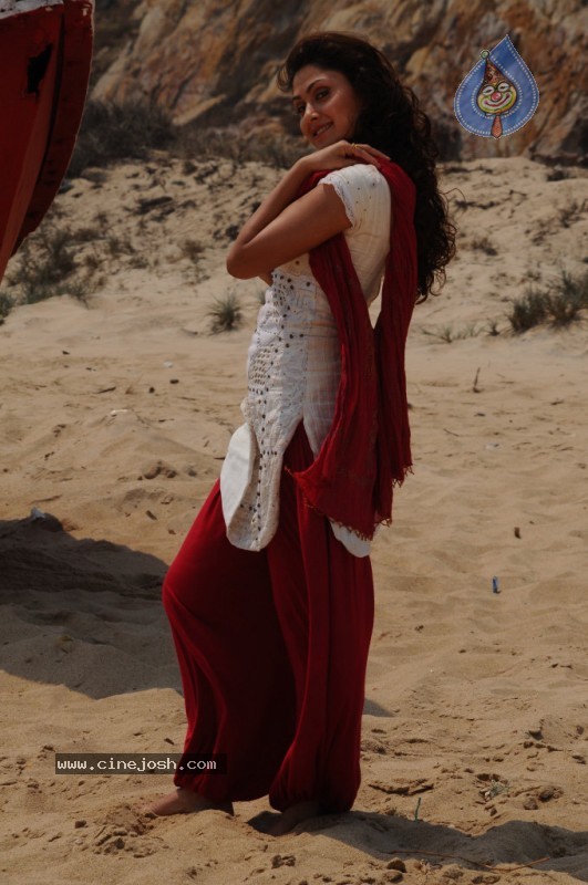 Manjari - Inkosari Movie - 29 / 272 photos