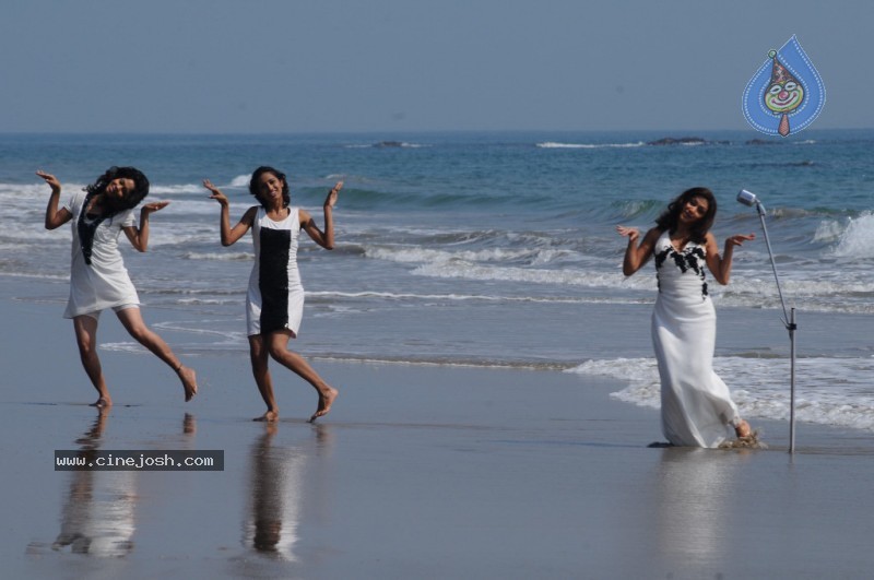 Manjari - Inkosari Movie - 153 / 272 photos