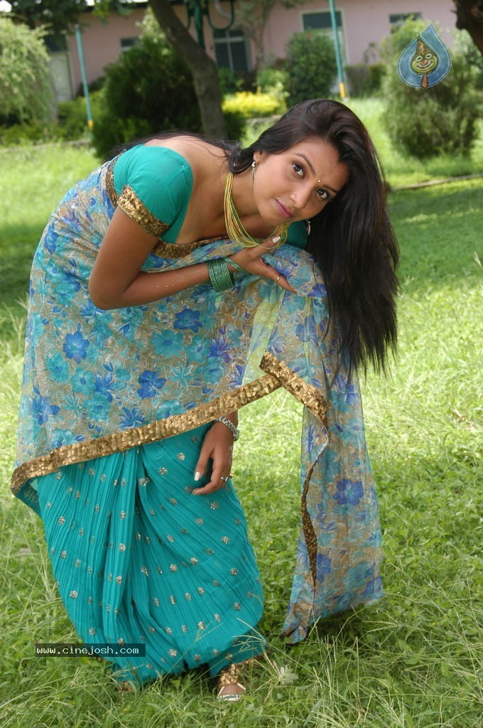 Manjulika Hot Stills - 23 / 36 photos