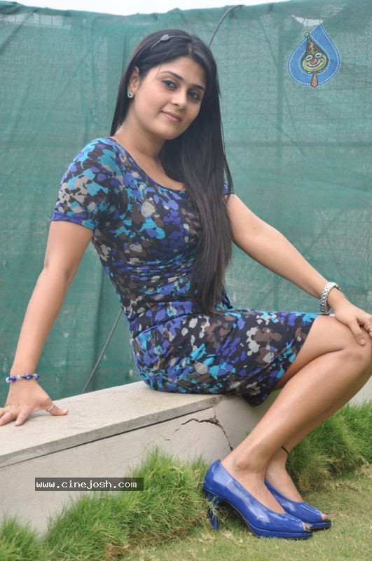 Manjulika Latest Stills - 81 / 96 photos