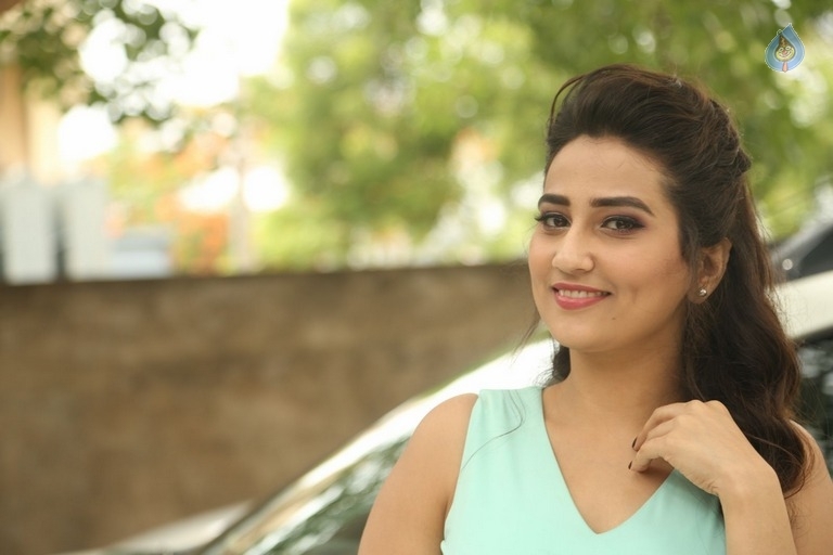 Manjusha Latest Gallery - 26 / 42 photos