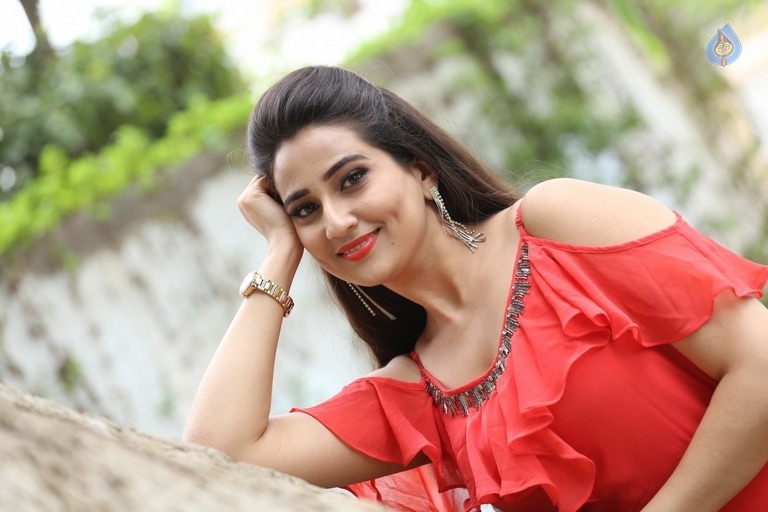 Manjusha Latest Photos - 17 / 41 photos