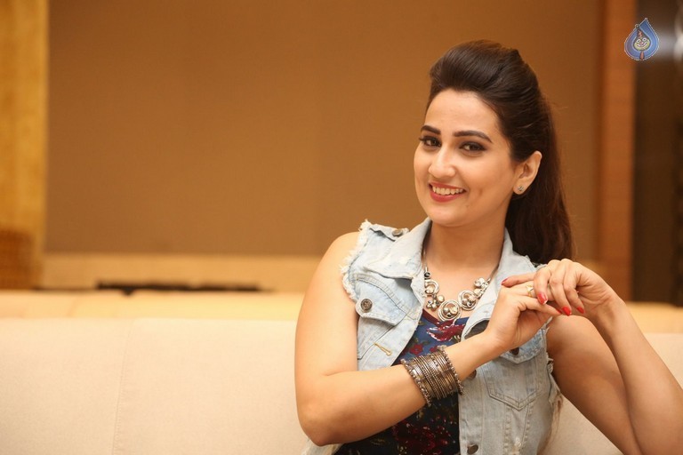 Manjusha New Pics - 13 / 33 photos