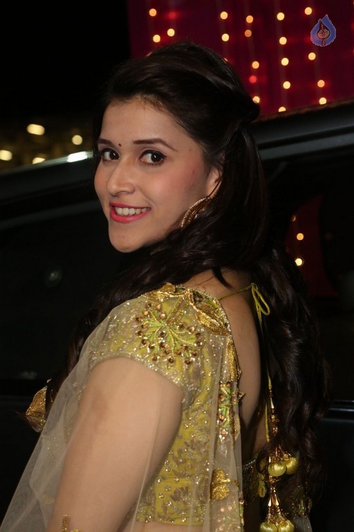 Mannara at Zee Telugu Apsara Awards - 8 / 30 photos
