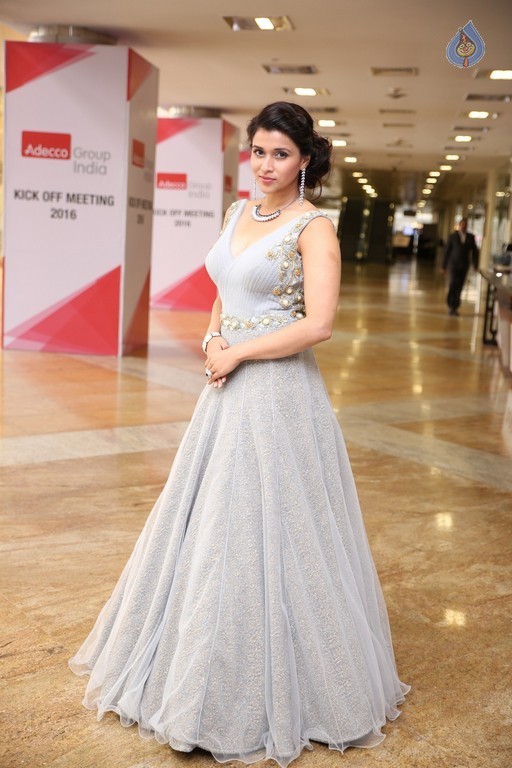 Mannara Chopra Images - 18 / 40 photos