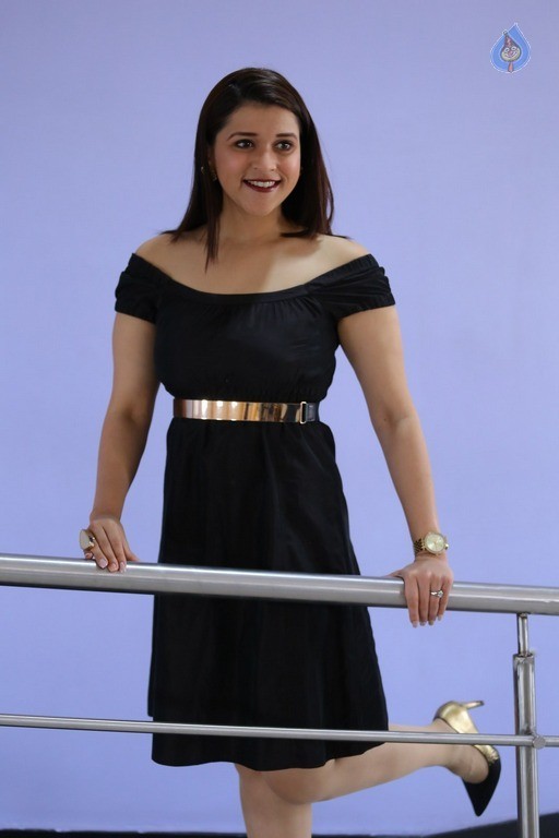 Mannara Chopra Latest Gallery - 18 / 53 photos