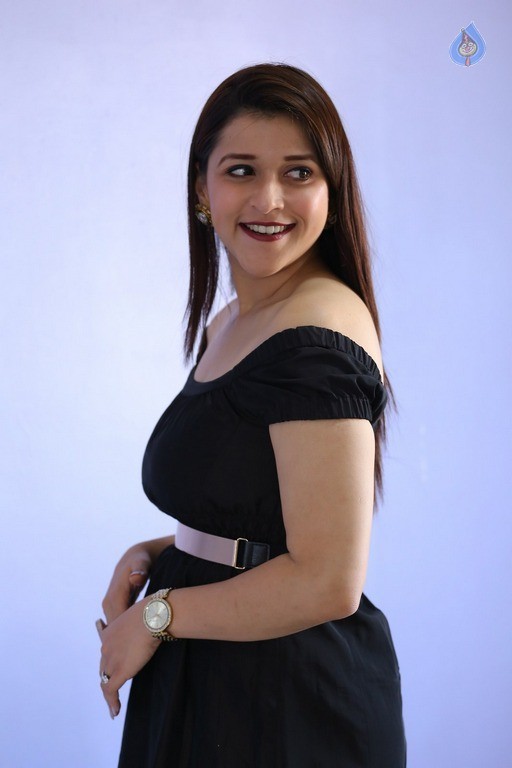 Mannara Chopra Latest Gallery - 26 / 53 photos