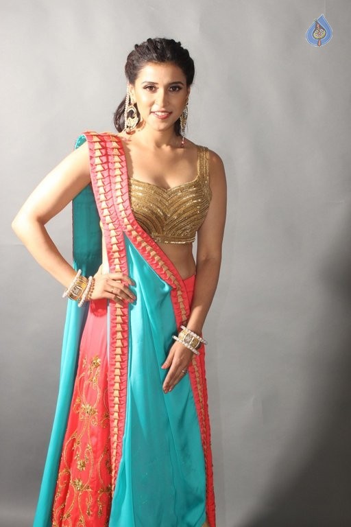Mannara Chopra Photo Shoot Photos - 21 / 42 photos