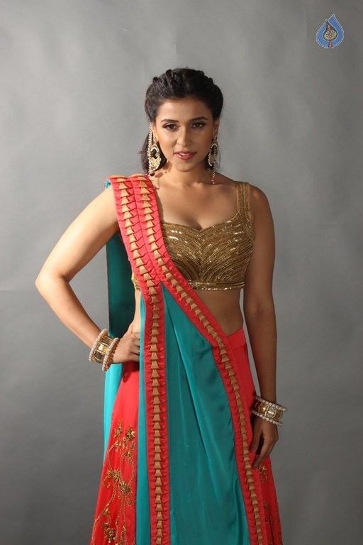 Mannara Chopra Photo Shoot Photos - 35 / 42 photos