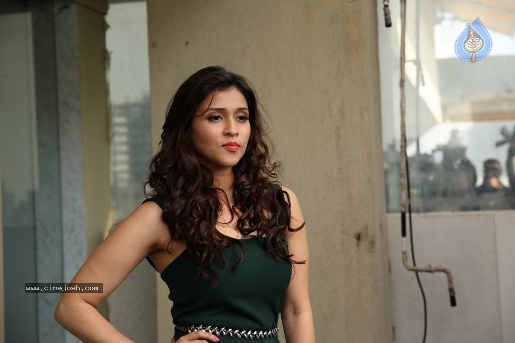 Mannara New Stills - 15 / 19 photos