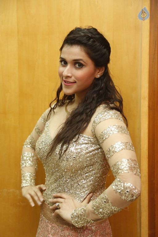 Mannara Photos - 28 / 33 photos