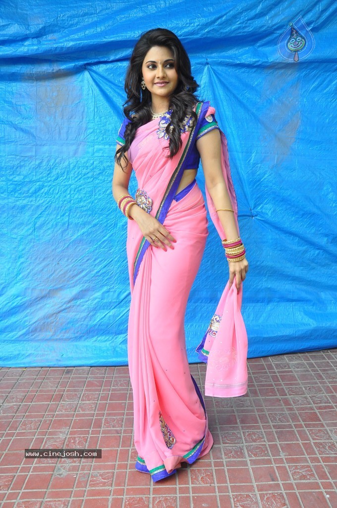 Manochitra New Stills - 65 / 116 photos