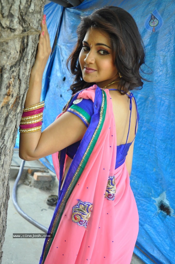 Manochitra New Stills - 85 / 116 photos