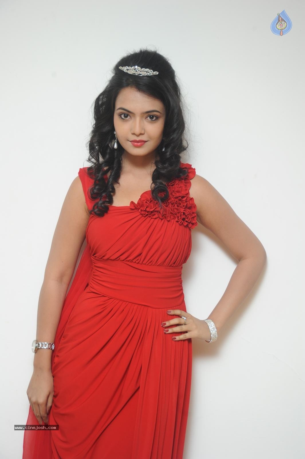 Marina Abraham New Stills - 33 / 100 photos