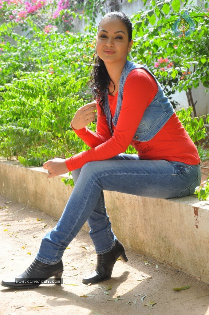 Mariyam Zakaria Latest Photos - 24 / 48 photos