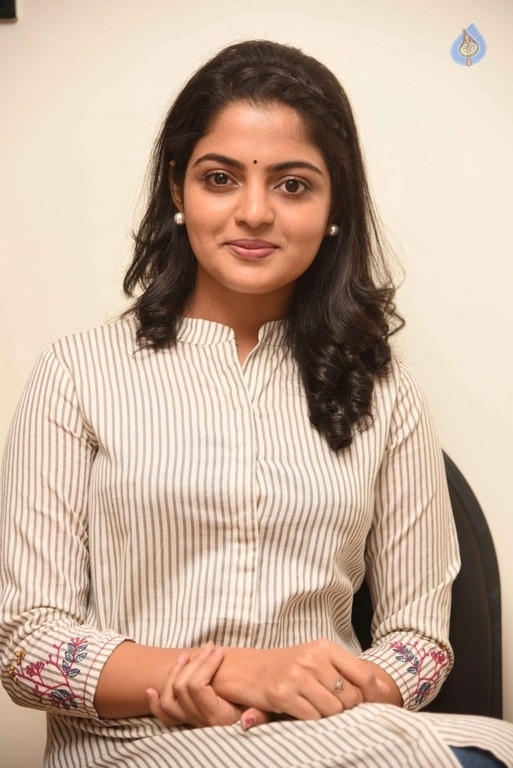 Meda Meeda Abbayi Movie Heroine Nikhila Vimal Interview - 6 / 21 photos
