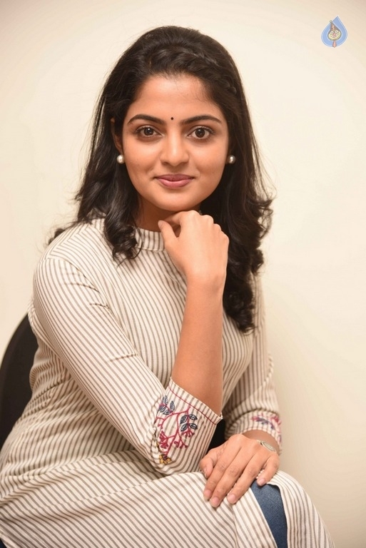 Meda Meeda Abbayi Movie Heroine Nikhila Vimal Interview - 17 / 21 photos