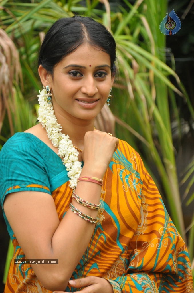 Meena Stills  - 31 / 41 photos