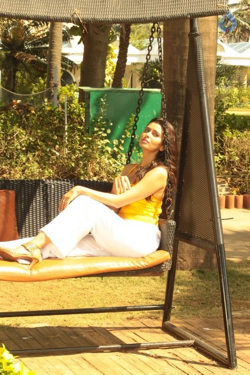 Meenakshi Dixit New Photos - 13 / 63 photos