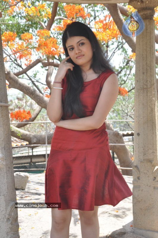 Meenakshi Stills - 16 / 99 photos