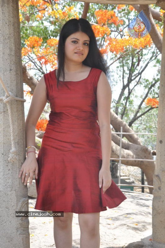 Meenakshi Stills - 71 / 99 photos