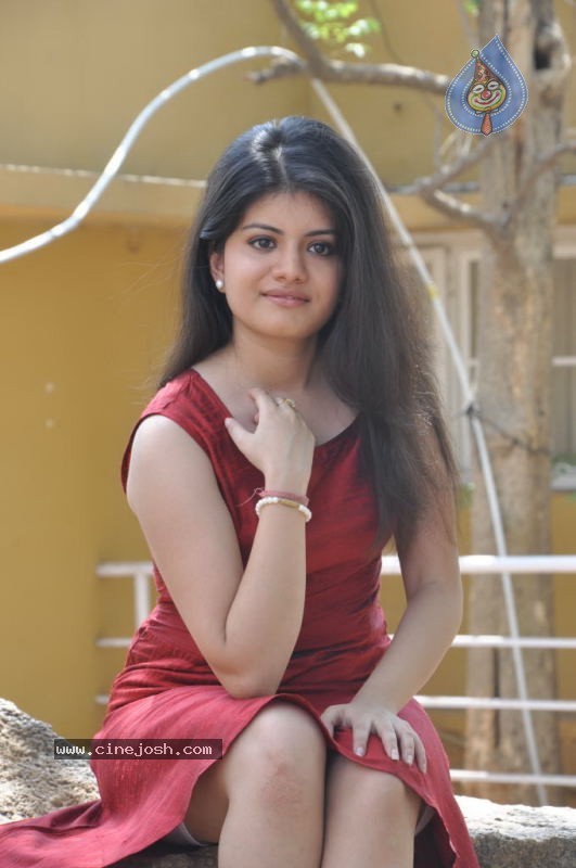 Meenakshi Stills - 77 / 99 photos